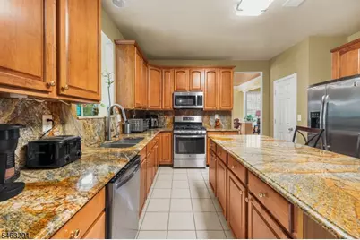 9 Red Maple Ln, Mount Olive, NJ 07836 - Photo 12