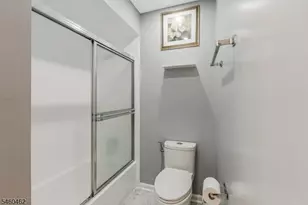 32 Chelsea Way, Bridgewater Twp., NJ 08807 - Photo 14