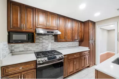 32 Chelsea Way, Bridgewater Twp., NJ 08807 - Photo 8