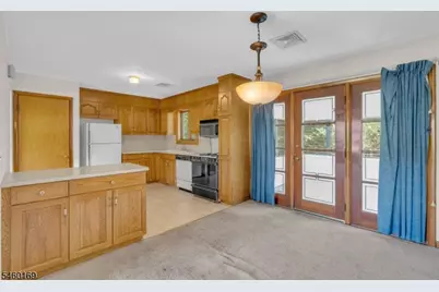 290 Arnold Ave, North Plainfield, NJ 07063 - Photo 4