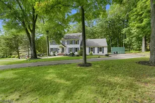 5 Buckingham Ct, Clinton Township, NJ 08801 - Photo 2
