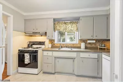 130 S Glenwood Road, Fanwood, NJ 07023 - Photo 14