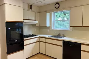 15 Sherman Pl, Morristown, NJ 07960 - Photo 6