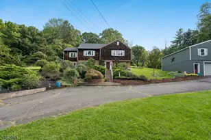 57 Washington Dr, Watchung, NJ 07069 - Photo 2