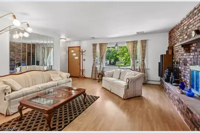 844 Lakeshore Dr, Aberdeen Township, NJ 07735 - Photo 6