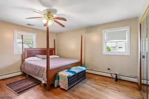 844 Lakeshore Dr, Aberdeen Township, NJ 07735 - Photo 10