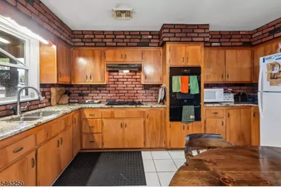 844 Lakeshore Dr, Aberdeen Township, NJ 07735 - Photo 2