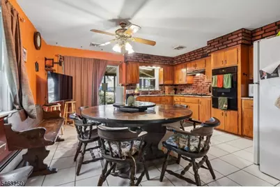 844 Lakeshore Dr, Aberdeen Township, NJ 07735 - Photo 4