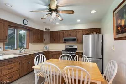 1 Renda Pl, Green Brook Township, NJ 08812 - Photo 8