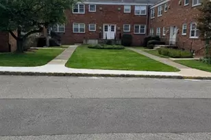 163 Ridge Road Unit B Bldg D, Cedar Grove, NJ 07009 - Photo 2