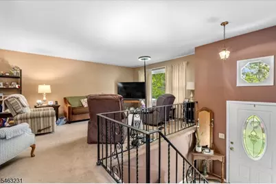 75 Fawn Ridge Dr, Long Hill Township, NJ 07946 - Photo 2