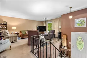 75 Fawn Ridge Dr, Long Hill Township, NJ 07946 - Photo 2