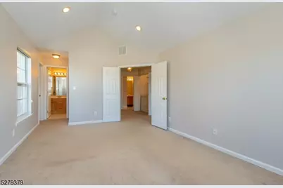 102 Lakeview Ct, Pompton Lakes, NJ 07442 - Photo 20