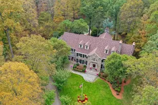 23 Charlotte Hill Dr, Bernardsville, NJ 07924 - Photo 2