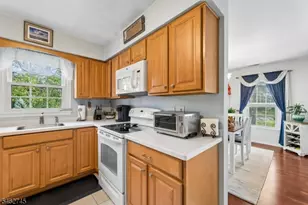 250 Nuthatch Ct, Readington, NJ 08887 - Photo 6