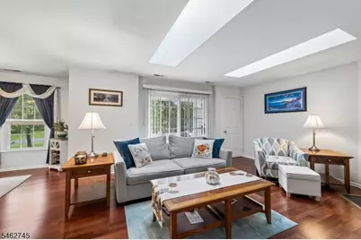 250 Nuthatch Ct, Readington, NJ 08887 - Photo 10