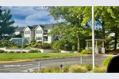 1133 Waterford Dr #33, Edison, NJ 08817 - Photo 2