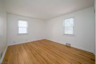 180 Mountainview Ave, Nutley, NJ 07110 - Photo 20