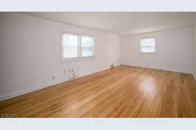 180 Mountainview Ave, Nutley, NJ 07110 - Photo 16