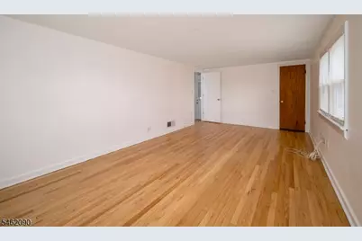 180 Mountainview Ave, Nutley, NJ 07110 - Photo 18