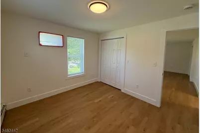 391 Hollywood Ave, Fairfield, NJ 07004 - Photo 8
