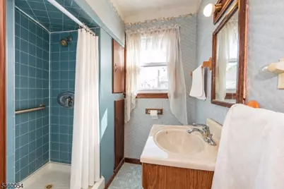 19 Whittlesey Ave, West Orange Township, NJ 07052 - Photo 16