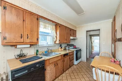19 Whittlesey Ave, West Orange Township, NJ 07052 - Photo 8