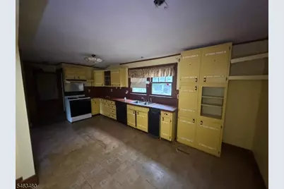 11 Kanouse Rd, West Milford, NJ 07435 - Photo 10