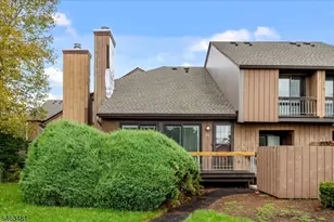 112 Bluebird Dr, Hillsborough Township, NJ 08844 - Photo 2