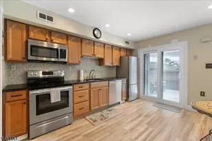 112 Bluebird Dr, Hillsborough Township, NJ 08844 - Photo 10