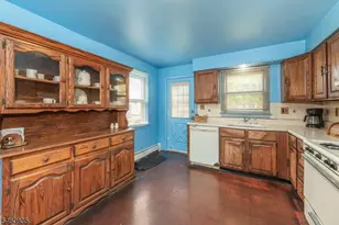 97 Van Dam Ave, Bloomingdale, NJ 07403 - Photo 14