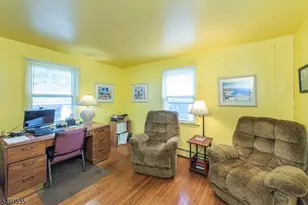 97 Van Dam Ave, Bloomingdale, NJ 07403 - Photo 18