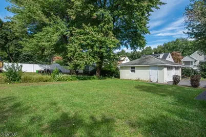 97 Van Dam Ave, Bloomingdale, NJ 07403 - Photo 6