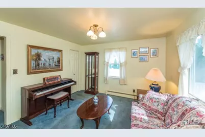 97 Van Dam Ave, Bloomingdale, NJ 07403 - Photo 12