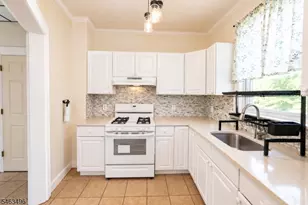 31 Blakely Pl, Garfield, NJ 07026 - Photo 4