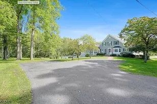 451 Delaware Rd, Hope Township, NJ 07825 - Photo 2