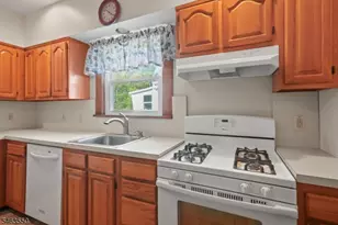 20 Wilson Ave, Totowa, NJ 07512 - Photo 10