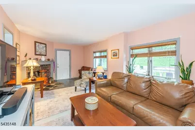 34 Unneberg Ave, Roxbury Township, NJ 07876 - Photo 2