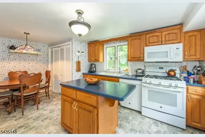 34 Unneberg Ave, Roxbury Township, NJ 07876 - Photo 14