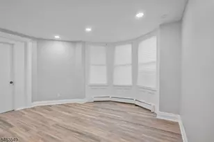 196 Smith St, Newark, NJ 07106 - Photo 16