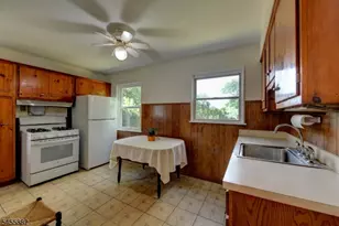 8 Tyler Ct, Clifton, NJ 07012 - Photo 6
