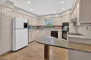 115 Old York Rd, Raritan Township, NJ 08551 - Photo 10
