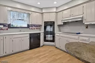 115 Old York Rd, Raritan Township, NJ 08551 - Photo 12
