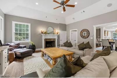 15 Chapel Pl, Wayne, NJ 07470 - Photo 22