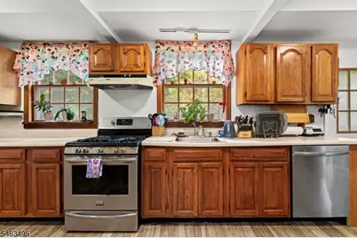 19 Skyland Ave, Wanaque, NJ 07420 - Photo 12
