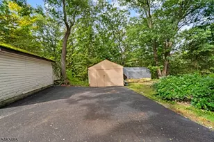 19 Skyland Ave, Wanaque, NJ 07420 - Photo 30