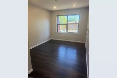 910 N Oaks Blvd, North Brunswick Township, NJ 08902 - Photo 6