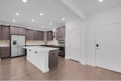 11 Veterans Way #121, Morris Plains, NJ 07950 - Photo 16