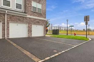 11 Veterans Wy, Morris Plains, NJ 07950 - Photo 24