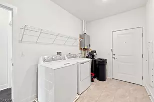 11 Veterans Wy, Morris Plains, NJ 07950 - Photo 22